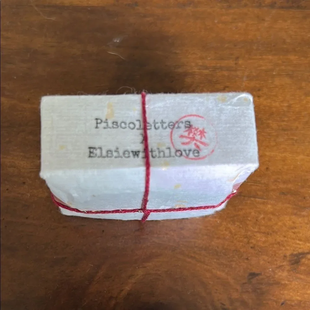ELSIE WITH LOVE X PISCOLETTERS STEMPEL 